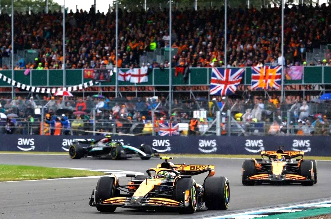 قدم_فريق_ماكلارين_أداءاً_متميزاً_بالجولة_الإنجليزية قدم_فريق_ماكلارين_أداءاً_متميزاً_بالجولة_الإنجليزية