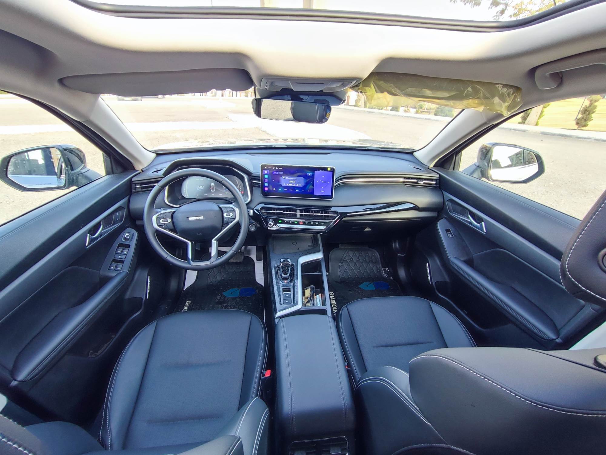 مقصورة_ركاب_رحبة_ولوحة_قيادة_متكاملة_التجهيزات_والاٌمكانيات