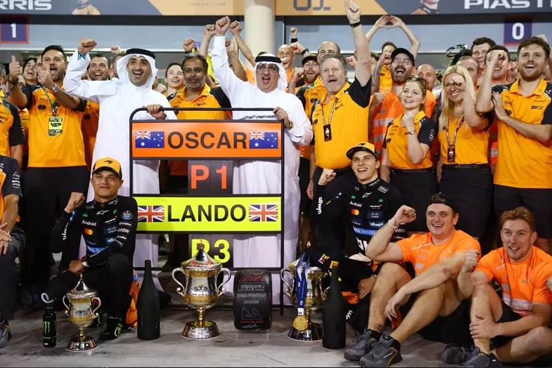 إحتفل_فريق_ماكلارين_ومستثمرين_البحرنيين_بالفوز_على_حلبة_بلادهم