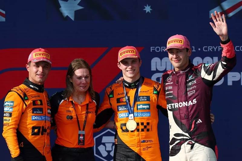 منصة_تتويج_جائزة_ميامى_2025