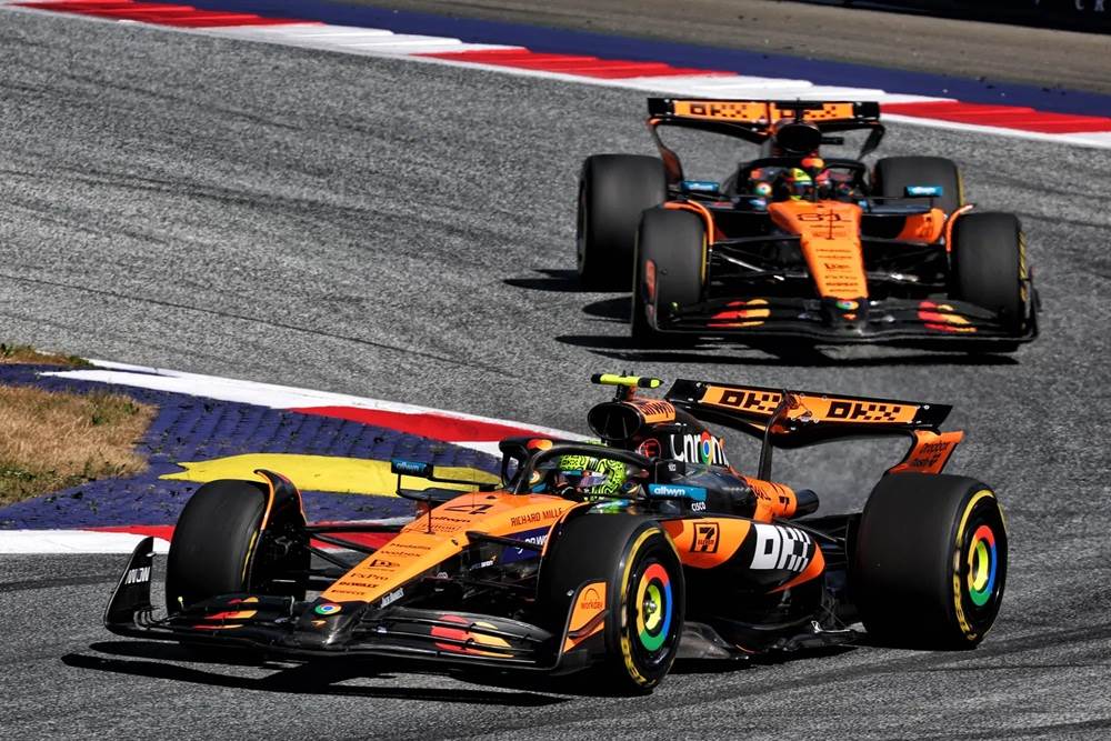 المنافسة_كانت_محتدمة_بين_عضوى_فريق_ماكلارين_،_ولكن_تمكن_نوريس_من_حسمها