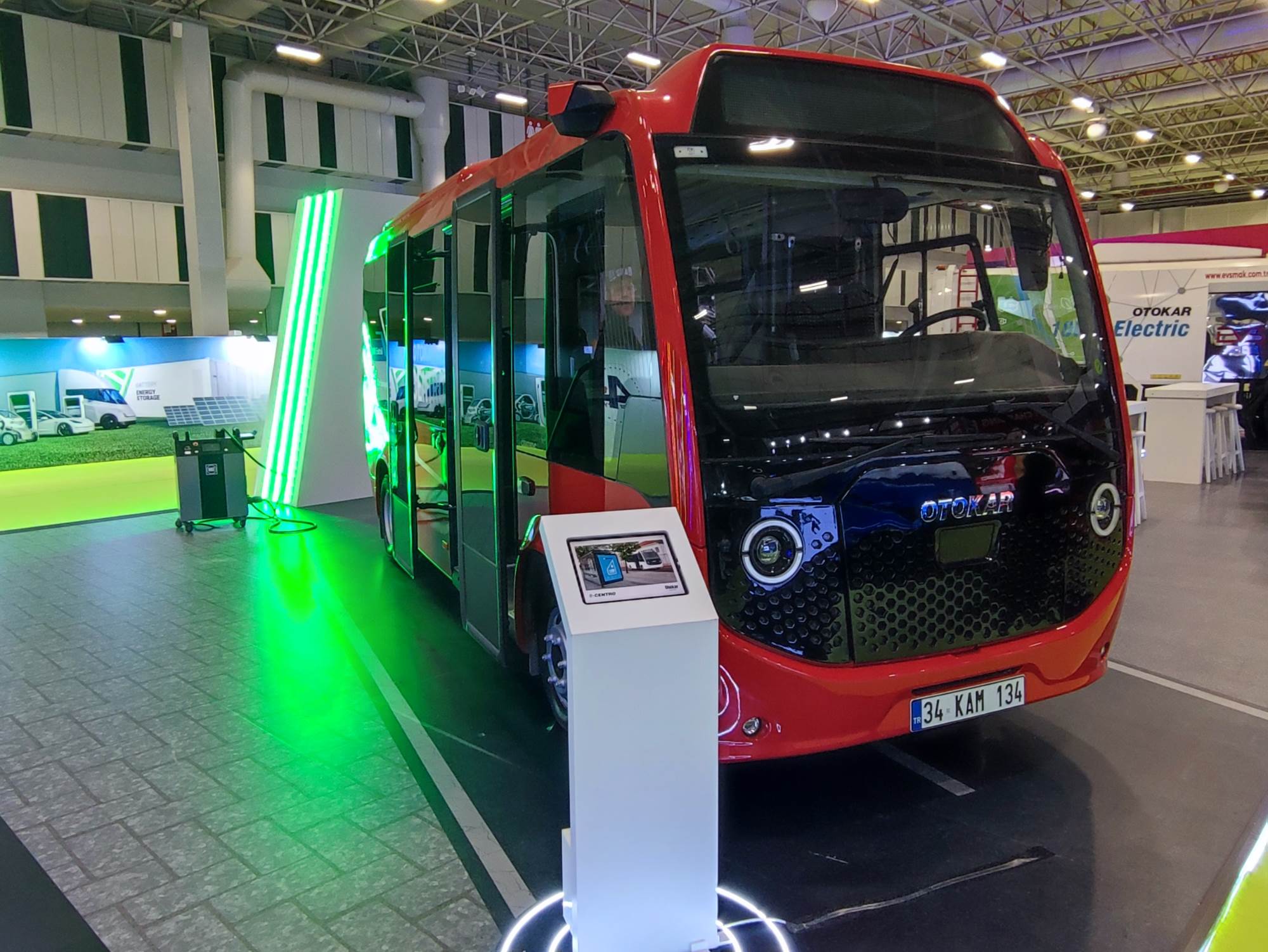 أوتوكار_لتصنيع_الباصات_التركية_قدمت_أحدث_باصاتها_الكهربائية_بالمعرض