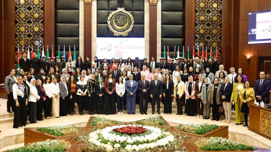 المستشارة أمل عمار تشارك بمنتدى"هي" محرك التنمية 