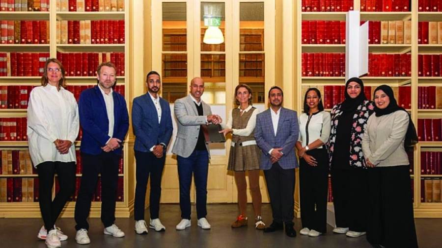 لتعزيز قطاع فعاليات الأعمال.. عُمان توقع عقد شراكة عالمية