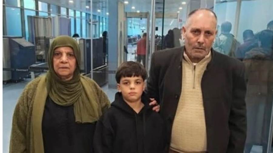 تونس تستقبل الطفل الفلسطيني خليل أبو دقه لتلقي العلاج بتوجيهات الرئيس قيس سعيّد