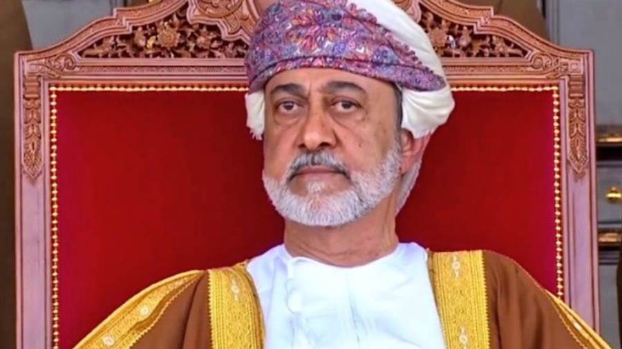 سلطان عُمان يؤكد على توحيد الجهود الإقليمية والدولية والعمل على الدفع نحو الحلول الدبلوماسية