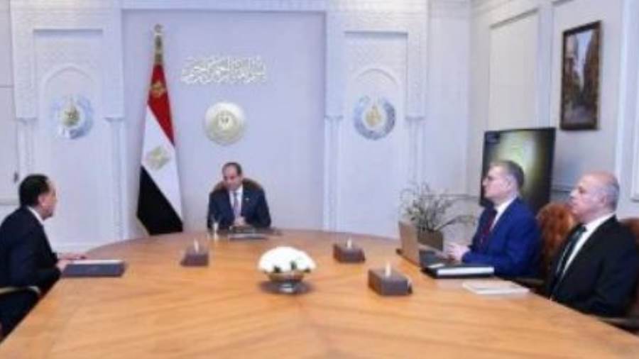 الرئيس السيسى يجتمع برئيس الوزراء ووزير البترول