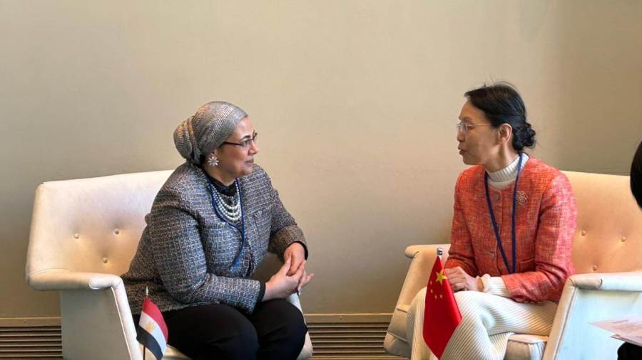 المستشارة أمل عمار تجتمع بنائبة رئيس اتحاد نساء عموم الصين لبحث سبل تعزيز التعاون المشترك بين الجانبين 