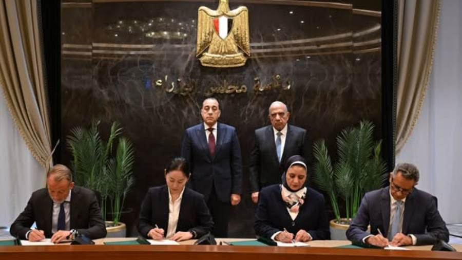 رئيس الوزراء يشهد توقيع اتفاقيات شراء الطاقة لمشروعات متجددة وإقامة محطات تخزين كهربائية