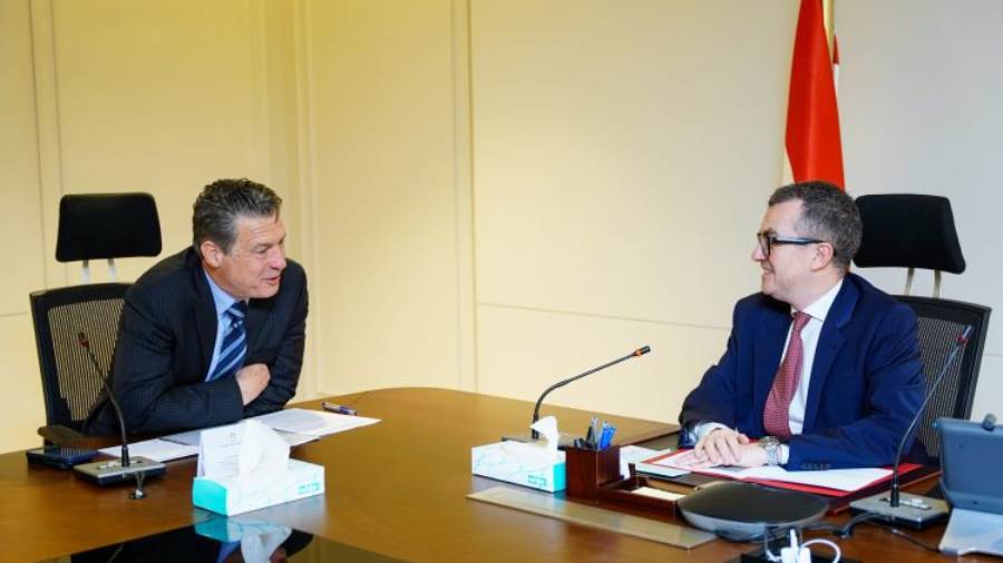 وزير التخطيط يبحث مع البنك الأوروبي لإعادة الإعمار والتنمية دعم استقرار الاقتصاد المصري في ظل التحديات العالمية