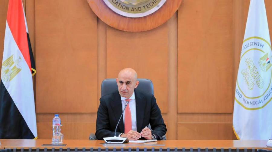 وزير التعليم يعقد اجتماعًا مع قيادات التعليم فى مديريات القليوبية والإسماعيلية والسويس 