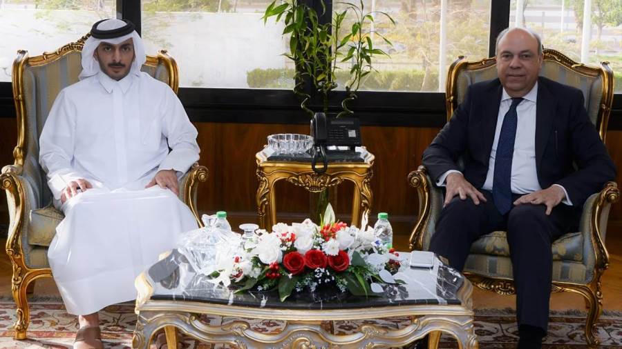 وزير الطيران يبحث مع مجموعة شركات فهد آل ثان  القطرية دراسة مشروع إنشاء مصنع لإنتاج وقود الطائرات المستدام (SAF) في مصر