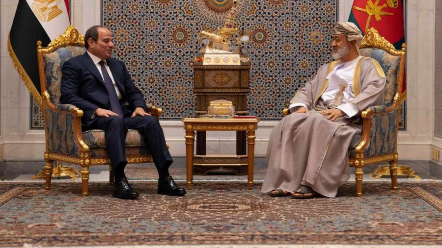 السلطان هيثم والسيسي يبحثان بقصر البركة تطورات المنطقة وسبل احتواء الأزمة الأمريكية الإيرانية