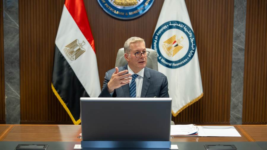 وزير البترول يصدر حركة تنقلات جديدة لدعم مواقع القيادة وتعزيز كفاءة الأداء بقطاع البترول