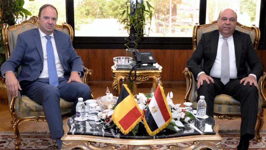 وزير الطيران المدني يبحث مع سفير بلجيكا فرص تعزيز الربط الجوي بين البلدين