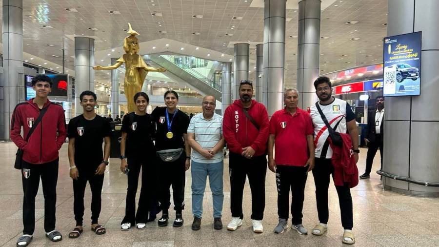 وصول بعثة أبطال ألعاب القوى المصرية وسط أجواء الاحتفال بالإنجازات  