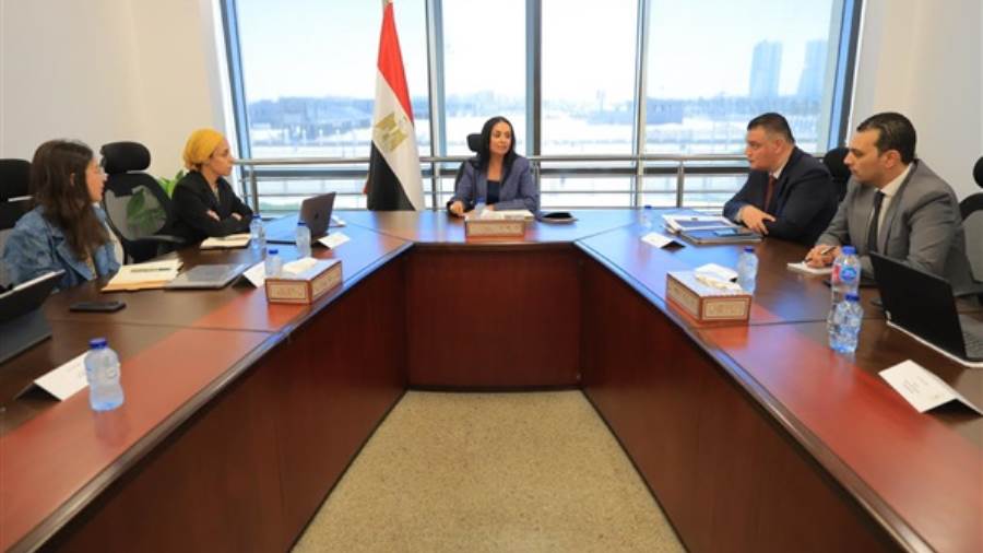 وزيرة التضامن الاجتماعي تناقش التقرير التنفيذي للانطلاقة المؤسسية لصندوق رعاية المسنين