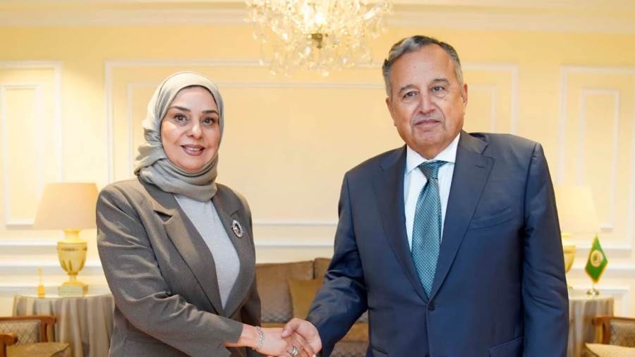الأمين العام لجامعة الدول العربية يبحث مع سفيرة البحرين تعزيز العمل العربي المشترك والتحضير للقمة العربية المقبلة