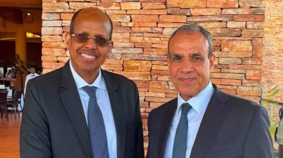 وزير الخارجية يلتقي رئيس مفوضية الاتحاد الأفريقي لبحث سبل دعم العمل الأفريقي المشترك