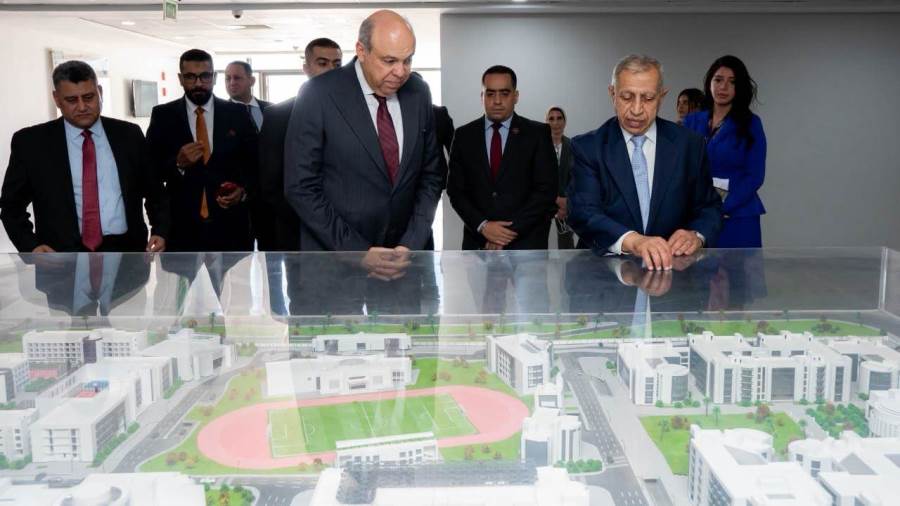 وزير الطيران المدني يتفقد فرع الأكاديمية العربية للعلوم والتكنولوجيا والنقل البحري بالعلمين الجديدة