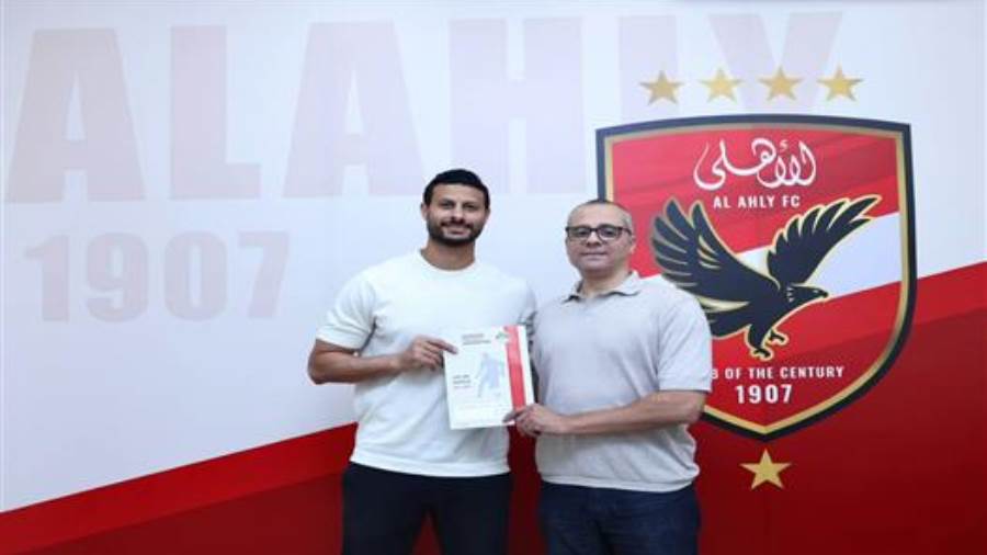 الأهلى يجدد عقد محمد الشناوى حتى 2028