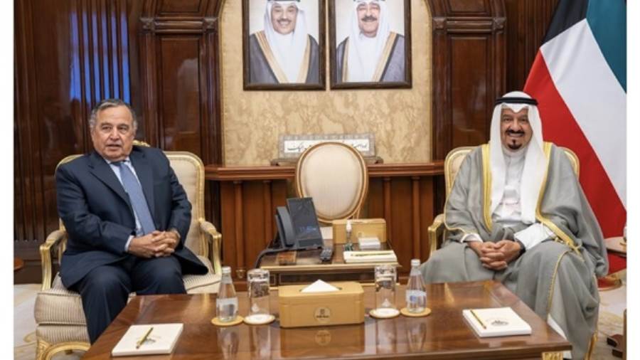 رئيس مجلس الوزراء الكويتي يستقبل الامين العام لجامعة الدول العربية