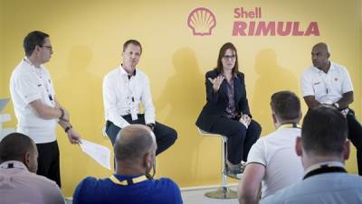 «السوق العربية» جلست مع العمال على الرصيف  الاتحاد العام والعمال يرفضون النقابات المستقلة لإضرارها بمصالح الاقتصاد المصرى