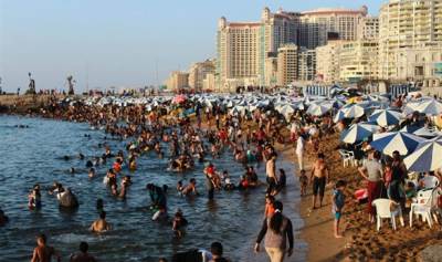 "السوق العربية " ترصد بالصور والمستندات معاناة المصيفيين بالاسكندرية