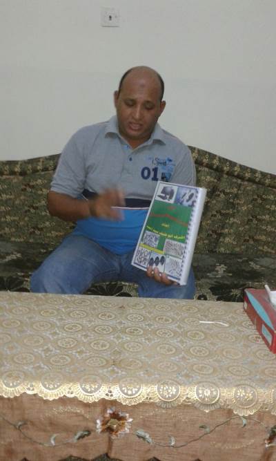 بالصور.. شاب أقصرى يعد دراسة عن تدوير مخلفات المصانع