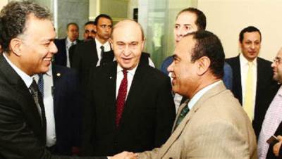 وزير النقل: تسليم جميع الطرق والكبارى بالمشروع القومى للطرق فى يونيو 2019