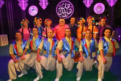 "هل هلالك" يجذب جمهور الشاشة الفضية.. و"القومية للفنون" تحيى ليلته الثالثة