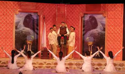 "يعيش أهل بلدي" ينير القومي بجمهوره