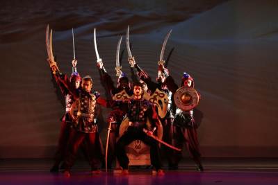 فرسان الشرق تجسد سيرة الهلالى فى مستهل موسمها الفنى بالجمهورية