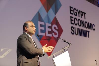 رئيس البورصة يشارك في الجلسة الرئيسية لمؤتمر قمة مصر الاقتصادية