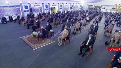 السيسى يشاهد فيلما تسجيليا بعنوان "خيوط الأمل" بافتتاح المدينة الصناعية بالروبيكى