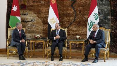 السيسي يشارك بالقمة الثالثة بين مصر والأردن والعراق 
