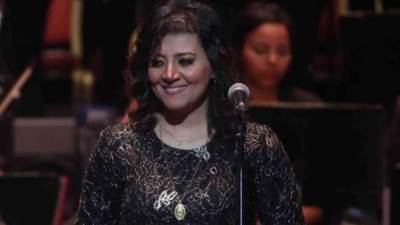 عبد الوهاب والموجى والأطرش علي مسرح النافورة