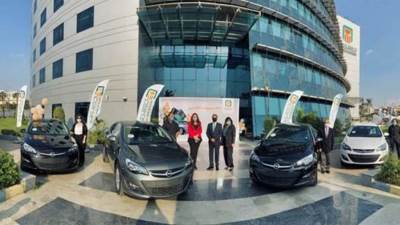 البنك الأهلي المصري يسلم جوائز الحملة الترويجية لبطاقات الائتمان 