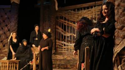 اليوم.. "حريم النار" على الطليعة ضمن فعاليات "القومي للمسرح".. مجانا