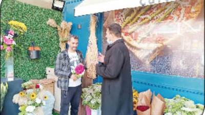 مشاريع خدمية أسفل الكبارى تخلق فرص عمل وتحقق طموحات الشباب وملاذا آمنا لهم