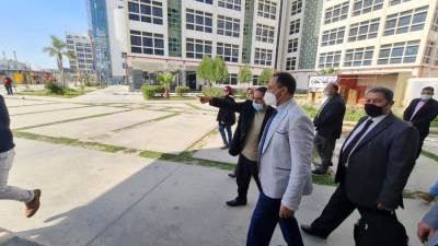 رئيس جامعة دمنهور يتفقد نهو  أعمال المرحلة الأولى بمراكز الأختبارات الالكترونية
