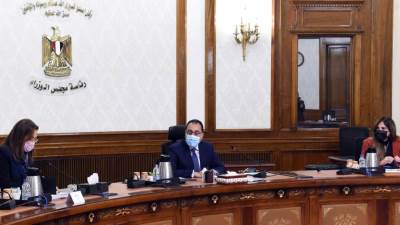 رئيس الوزراء يستعرض الاستثمارات المخصصة لتطوير القرى 