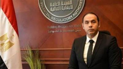 إسلام عزام يواصل اجتماعاته بأطراف السوق ويجتمع بممثلي شركات السمسرة في الأوراق المالية