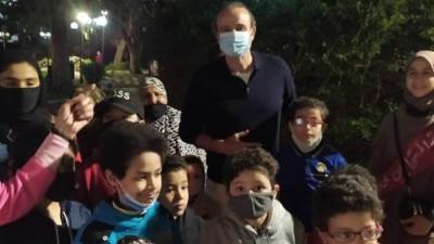 "عيلة الفقرى" تستضيف أطفال المتحابين فى الله بالمسرح العائم