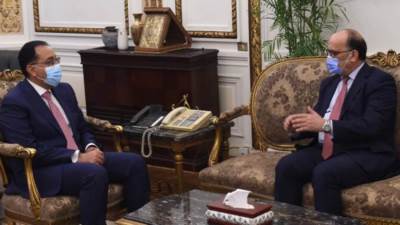 رئيس الوزراء يلتقي سفير تونس بمصر