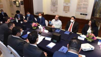 رئيس البورصة يلتقي أعضاء تنسيقية شباب الأحزاب