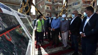 رئيس الوزراء: اهتمام كبيرا بتطوير ورفع كفاءة الطرق لتيسير حركة نقل المواطنين والبضائع