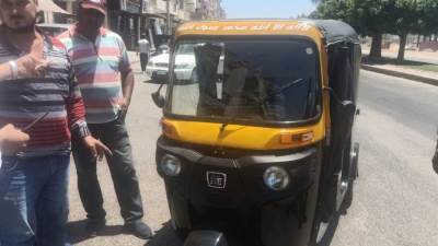 احتجاز 5 تكاتك و4 تروسيكلات في حملة لمنع سيرها بدمياط الجديدة