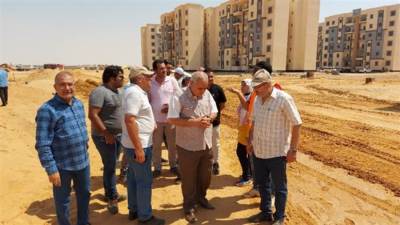 مسئولو "الوزارة" يتفقدون أعمال الطرق وتنسيق الموقع لعمارات "سكن لكل المصريين" بحدائق العاصمة