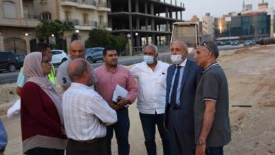 مسئولو "الإسكان" يتابعون سير العمل بمشروعات تطوير المحاور والطرق بالقاهرة الجديدة